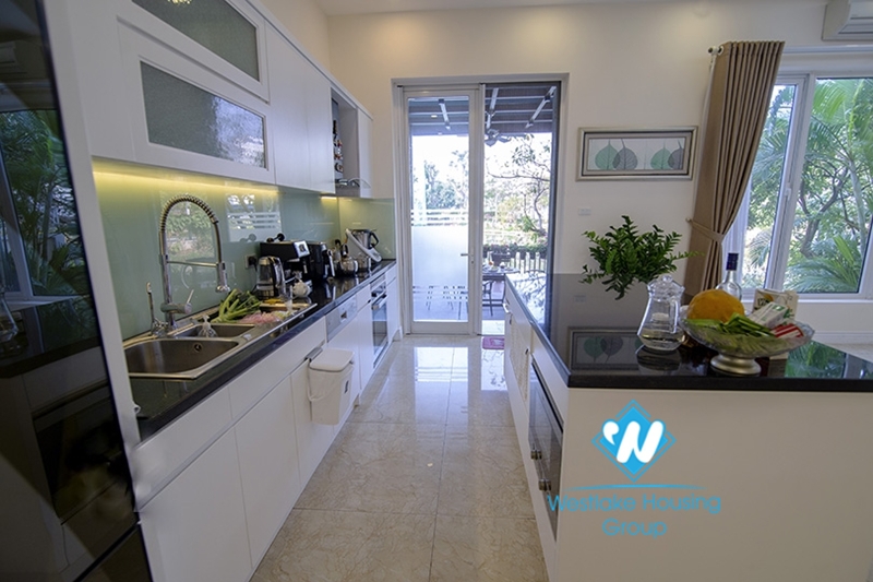 Beautiful 4 bedrooms villa for rent in Vinhome Riverside near BIS international school